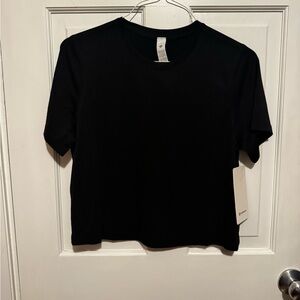 Lululemon ultralight waist length tshirt 10